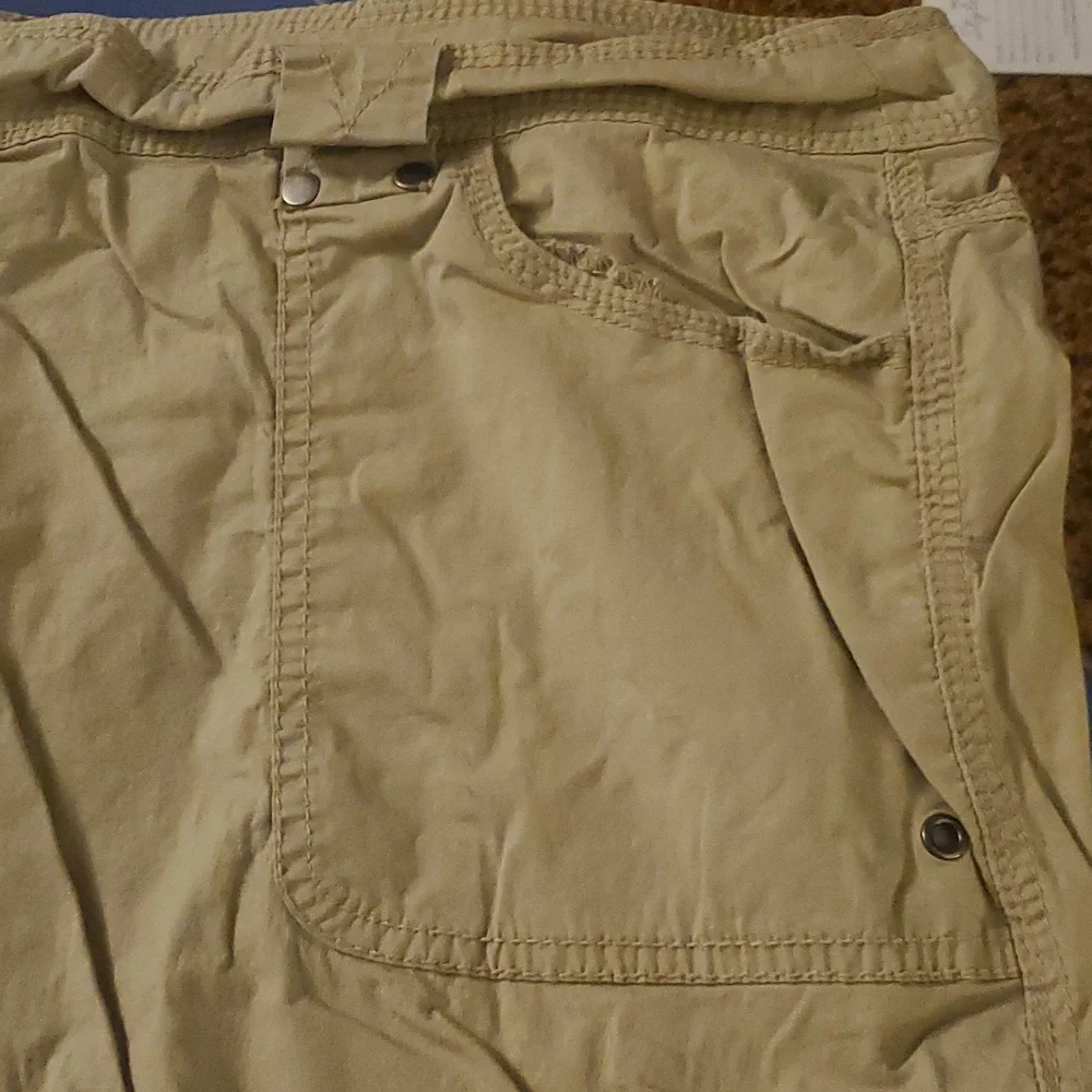 Tan capris - Picture 3 of 9